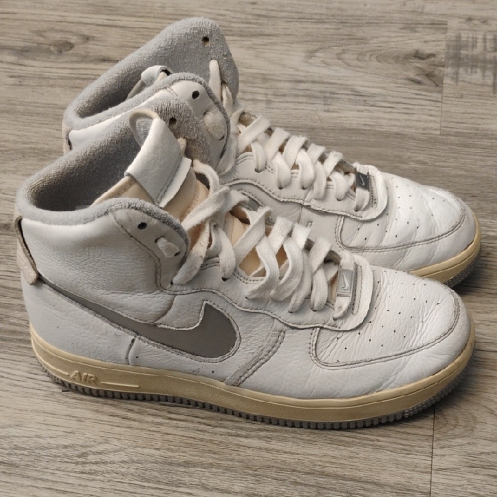 Nike High-Top Sneakers in White and Silver Men's Size 9.5